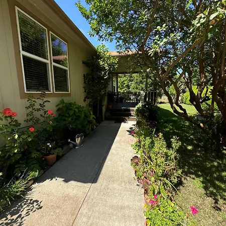 Pomona House Villa Chico Exterior photo